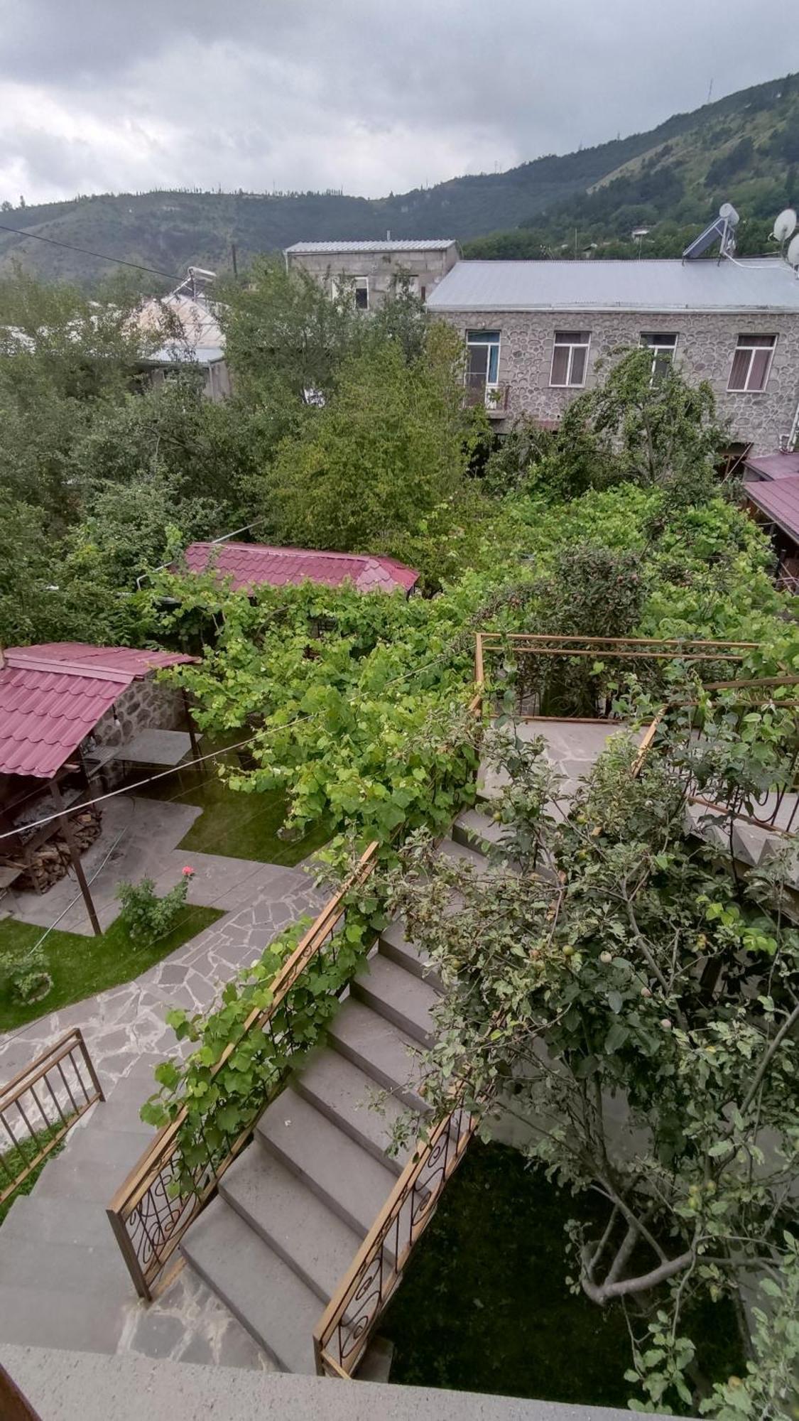 Отель Mthnador Горис Экстерьер фото